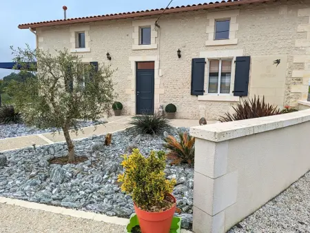 Gîte Charentais avec piscine, terrasse, et pêche - confort moderne et charme rural - Photo 4