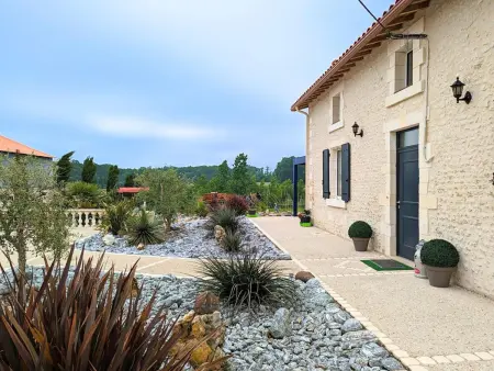 Gîte Charentais avec piscine, terrasse, et pêche - confort moderne et charme rural - Photo 34