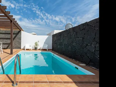 Villa à Playa Blanca avec Piscine Privée, BBQ, Parking et Wifi - Photo 1