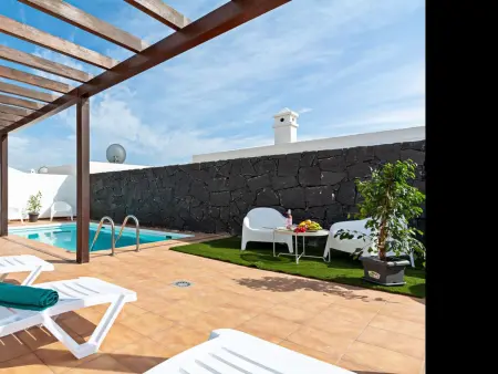 Villa à Playa Blanca avec Piscine Privée, BBQ, Parking et Wifi - Photo 2