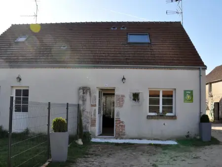 Charmante maison près des châteaux de la Loire avec jardin fermé et animaux bienvenus - Photo 4