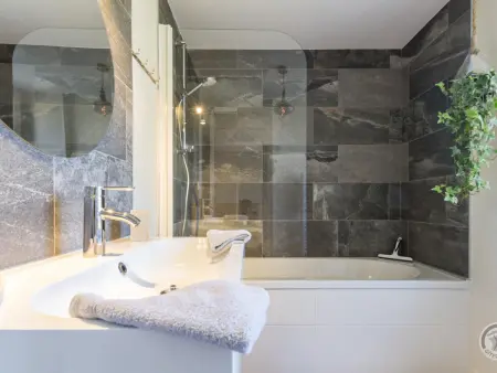 Maison paisible avec jardin clos, proche plage, 3 chambres, poêle à bois, animaux acceptés - Photo 3