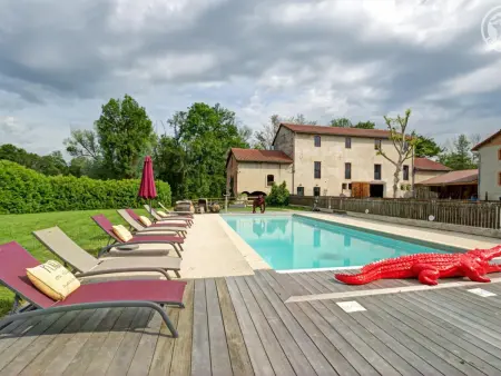 Gîte spacieux avec piscine et animaux acceptés pour 15 personnes - Photo 1