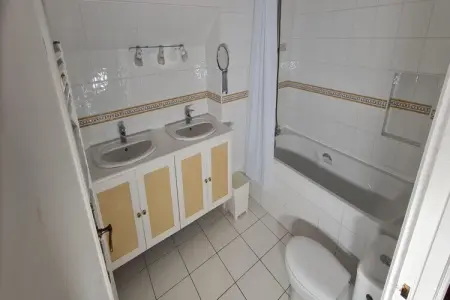 The Ribonnet House, Belle maison de vacances avec piscine privée - Photo 16