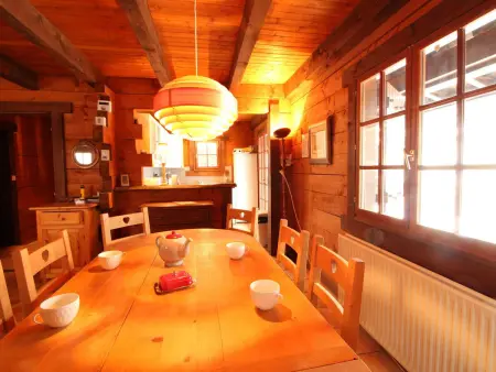 Chalet 4 chambres sur pistes débutants avec balcon et parking, à 350m des commerces - Photo 3