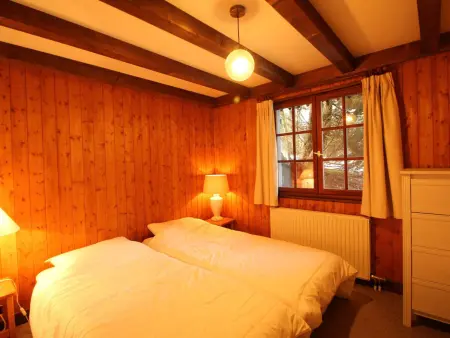 Chalet 4 chambres sur pistes débutants avec balcon et parking, à 350m des commerces - Photo 7