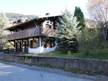 Chalet 4 chambres sur pistes débutants avec balcon et parking, à 350m des commerces - Photo 11