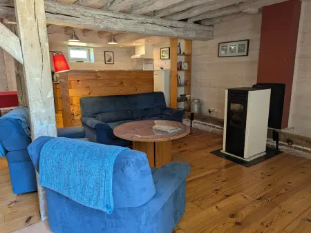 Maison de campagne rénovée avec jardin privatif - 2 chambres, 2 sdb, séjour spacieux - Photo 2
