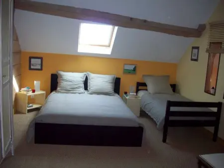 Maison de campagne rénovée avec jardin privatif - 2 chambres, 2 sdb, séjour spacieux - Photo 8