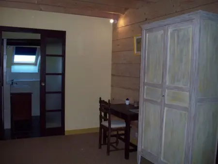 Maison de campagne rénovée avec jardin privatif - 2 chambres, 2 sdb, séjour spacieux - Photo 9