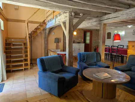 Maison de campagne rénovée avec jardin privatif - 2 chambres, 2 sdb, séjour spacieux - Photo 12