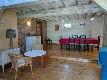Maison de campagne rénovée avec jardin privatif - 2 chambres, 2 sdb, séjour spacieux - Photo 13