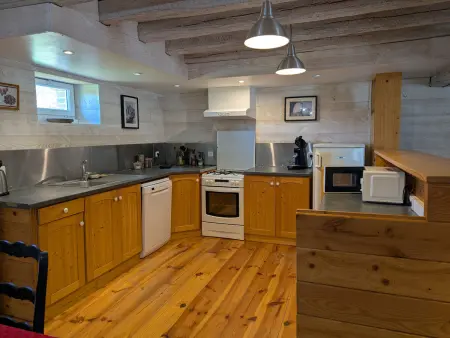 Maison de campagne rénovée avec jardin privatif - 2 chambres, 2 sdb, séjour spacieux - Photo 14