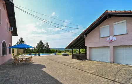 Maison 9 personnes à Turnisce - Photo 1