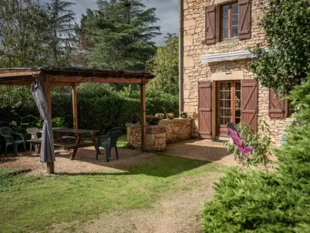 Gite Le Croix du Notaire, Maison pour enfants avec étang à poissons - Photo 2