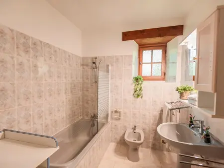 Gite Le Croix du Notaire, Maison pour enfants avec étang à poissons - Photo 17