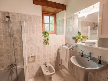 Gite Le Croix du Notaire, Maison pour enfants avec étang à poissons - Photo 18
