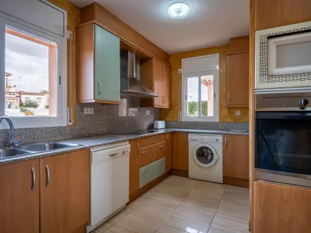 Maison à Creixell: Piscine privée, Parking, Terrasse, Climatisation, 8 personnes - Photo 4