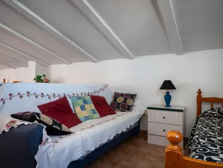 AT040 Clarà: Casa de 4 dormitorios con piscina comunitaria a 600 m de la playa - Photo 27