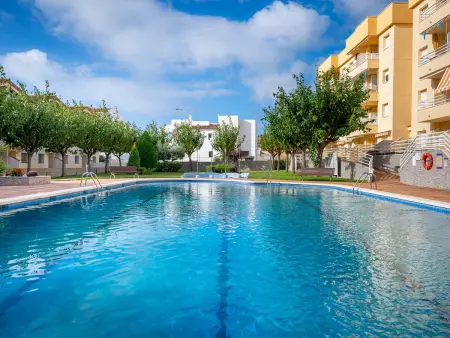 AT040 Clarà: Casa de 4 dormitorios con piscina comunitaria a 600 m de la playa - Photo 32