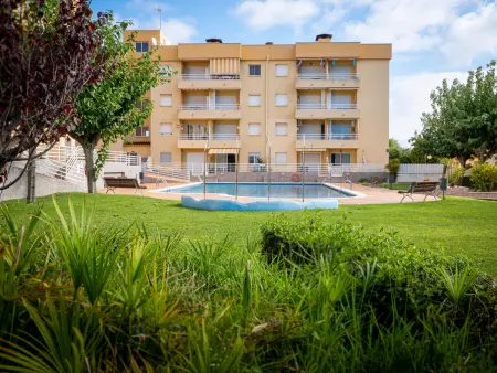 AT040 Clarà: Casa de 4 dormitorios con piscina comunitaria a 600 m de la playa - Photo 33