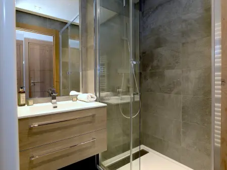 Chalet d'Exception au Cœur de Courchevel Le Praz avec Sauna - Photo 9