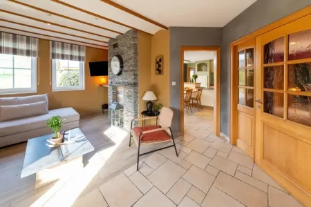 Charmante habitation à Lierneux pour 10 adultes avec Bains à remous, Maison de vacances א Lierneux avec bain moussant - Photo 9