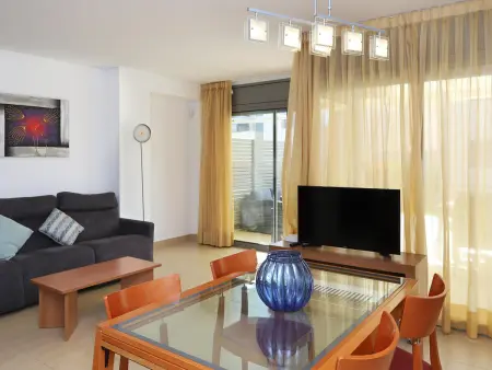 Maison mitoyenne proche plage avec terrasse et piscine commune - Photo 3