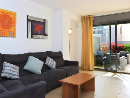 Maison mitoyenne proche plage avec terrasse et piscine commune - Photo 4