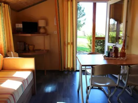Chalet familial dans camping avec étang de pêche - Photo 2