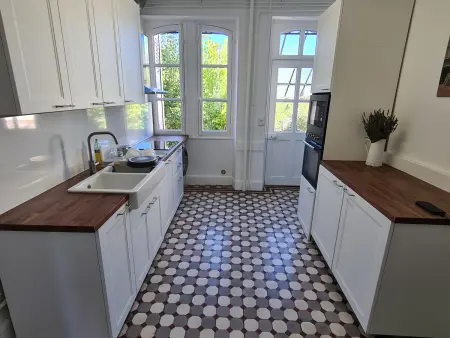 Maison années 30 avec jardin, piscine, proximité Loire, 4 chambres, vélos, idéale familles/amis - Photo 4