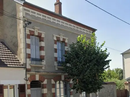 Maison années 30 avec jardin, piscine, proximité Loire, 4 chambres, vélos, idéale familles/amis - Photo 9