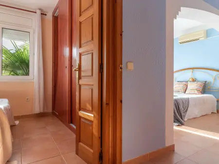Grande Maison avec Piscine Privée, Jardin, BBQ, Climatisation, Wifi et Parking, proche Plage - Photo 8