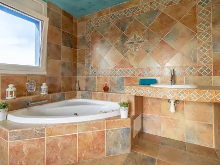 Grande Maison avec Piscine Privée, Jardin, BBQ, Climatisation, Wifi et Parking, proche Plage - Photo 15