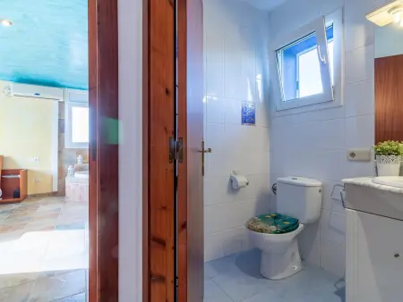 Grande Maison avec Piscine Privée, Jardin, BBQ, Climatisation, Wifi et Parking, proche Plage - Photo 23