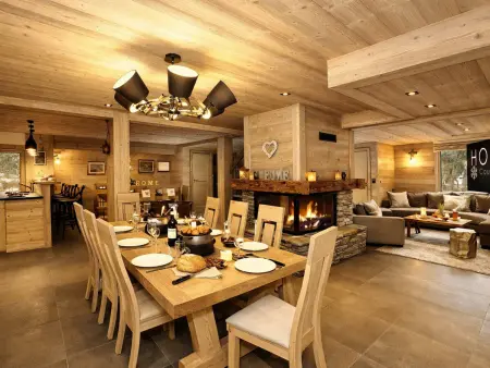 Chalet moderne 5* à Courchevel La Tania - 12 pers, jacuzzi, sauna, skis aux pieds, cheminée, cinéma - Photo 2