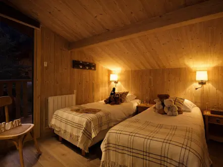 Chalet moderne 5* à Courchevel La Tania - 12 pers, jacuzzi, sauna, skis aux pieds, cheminée, cinéma - Photo 9