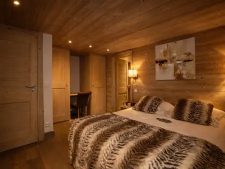 Chalet moderne 5* à Courchevel La Tania - 12 pers, jacuzzi, sauna, skis aux pieds, cheminée, cinéma - Photo 10