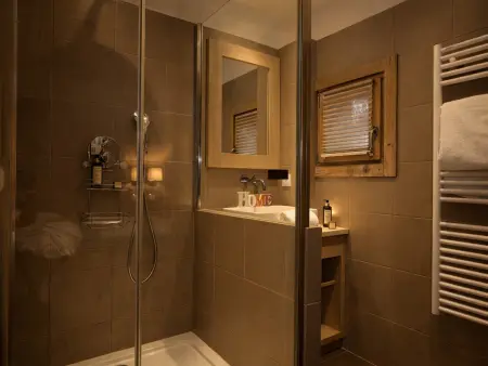Chalet moderne 5* à Courchevel La Tania - 12 pers, jacuzzi, sauna, skis aux pieds, cheminée, cinéma - Photo 14