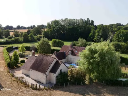 Maison lumineuse avec jardin clos, spa, proche du Perche - Photo 34