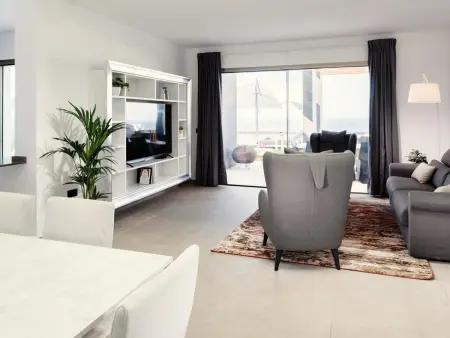 Luxueuse villa à Adeje avec piscine, proche de la plage et des commodités - Photo 13