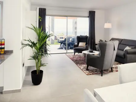 Luxueuse villa à Adeje avec piscine, proche de la plage et des commodités - Photo 14