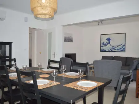 Maison rénovée 2020 avec terrasse, parking et WIFI - 3 chambres, 2 salles de bains - Photo 1