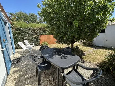Maison avec Jardin, à 300m de la Plage, 2 Chambres, 4 Couchages, Terrasse et Barbecue - Photo 3