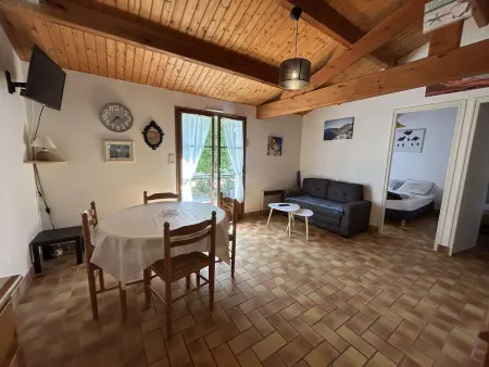 Maison avec Jardin, à 300m de la Plage, 2 Chambres, 4 Couchages, Terrasse et Barbecue - Photo 4