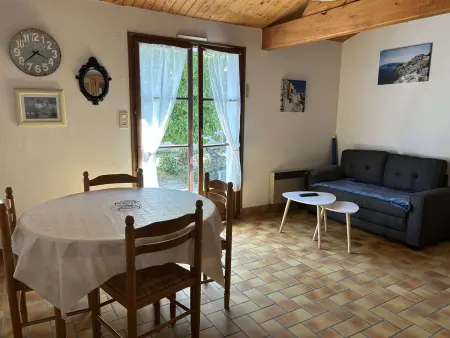 Maison avec Jardin, à 300m de la Plage, 2 Chambres, 4 Couchages, Terrasse et Barbecue - Photo 5