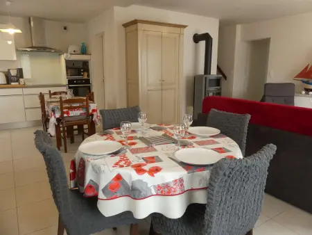 Maison avec terrasse, 400 m plage et centre, 2 chambres, parking privé, ménage inclus - Photo 4
