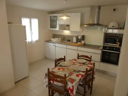 Maison avec terrasse, 400 m plage et centre, 2 chambres, parking privé, ménage inclus - Photo 5