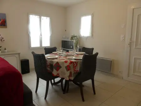 Maison avec terrasse, 400 m plage et centre, 2 chambres, parking privé, ménage inclus - Photo 6