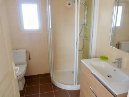 Maison avec terrasse, 400 m plage et centre, 2 chambres, parking privé, ménage inclus - Photo 13